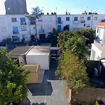 度假居 
